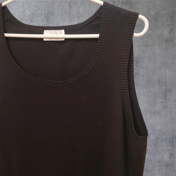 LOFT - V-Neck Knit Shell - Picture 2 of 8